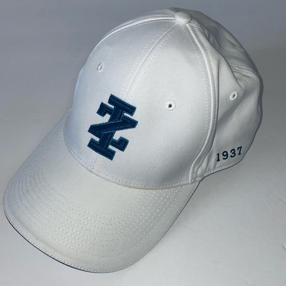 IZOD golf pro white hat